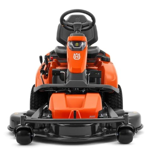 O Rider Husqvarna R316TX é um cortador de grama projetado para oferecer máxima eficiência e resultados profissionais. 