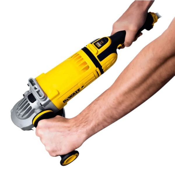 A Esmerilhadeira Angular Dewalt DWE4577 vem com garantia de 3 anos da Dewalt, proporcionando tranquilidade ao usuário quanto à qualidade e durabilidade do produto.