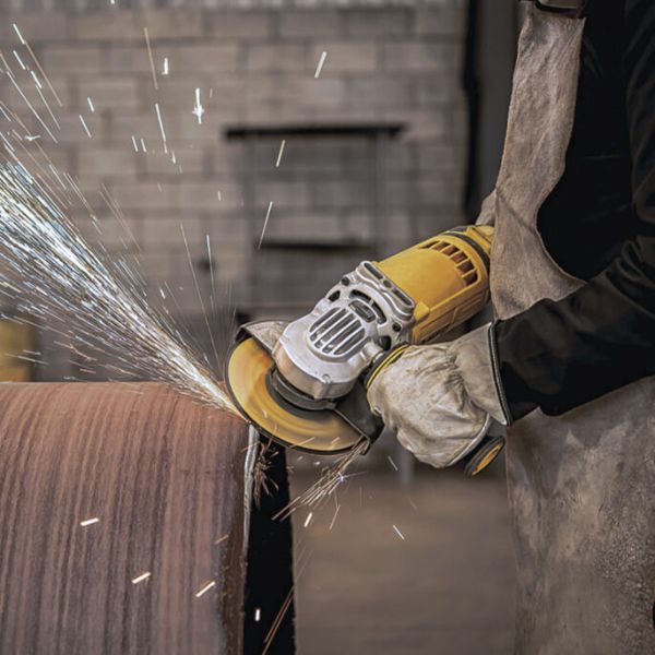 A Esmerilhadeira Angular Dewalt DWE4577 vem com garantia de 3 anos da Dewalt, proporcionando tranquilidade ao usuário quanto à qualidade e durabilidade do produto.
