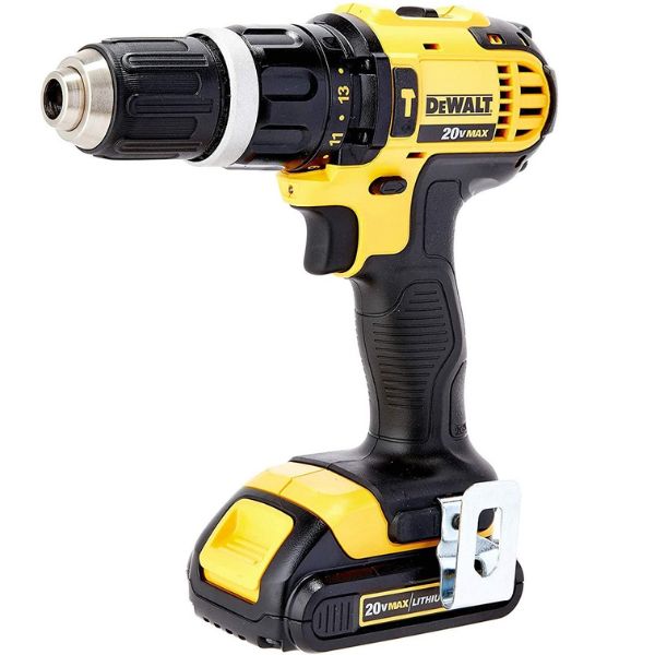 Furadeira de Impacto/Parafusadeira DeWalt. Funcionamento a Bateria. Acompanha Maleta.