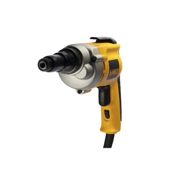 Parafusadeira com controle de torque e com potÃªncia de 540W. Peso: 1,7kg.